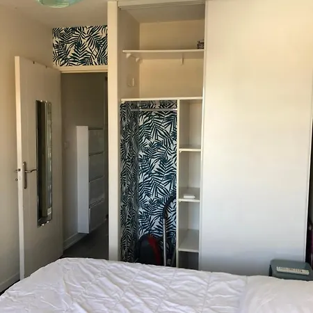 Apartament T2 Avec Piscine Et Terrasse Dans Arboree La Rochelle (Charente-Maritime)